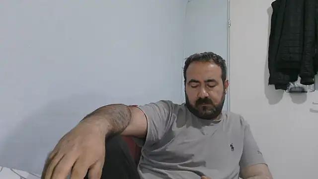 XXX chat uživo modela mio_jaks