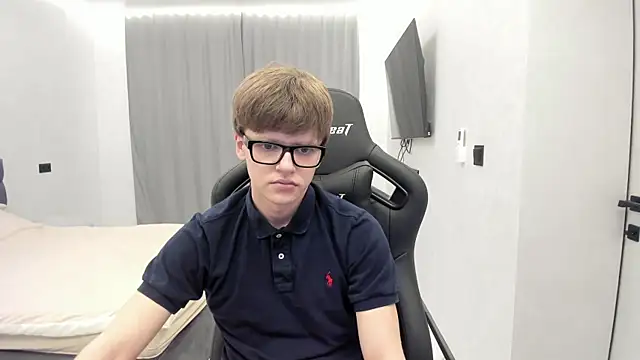 Chat +18 de bonekoambalabu ao vivo