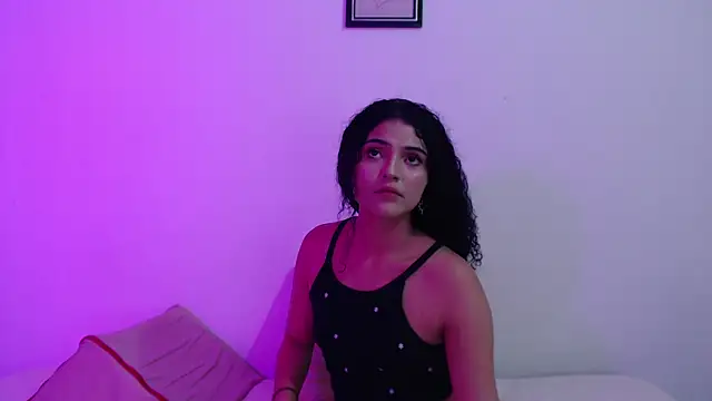 Nikki__uwu Adlı Modelin Canlı XXX Sohbeti