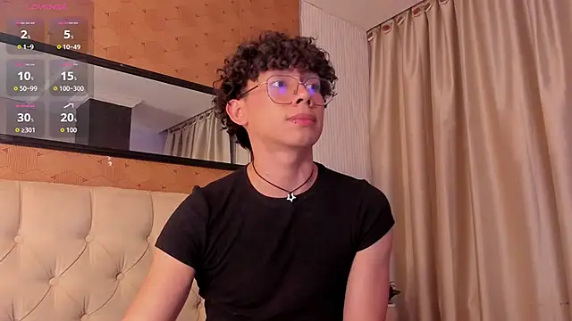 liam_twiink élő XXX-chatje