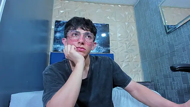 ElanGiraldo 即時 XXX 聊天