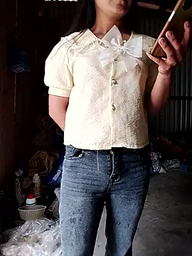 Cute-flowers élő XXX-chatje