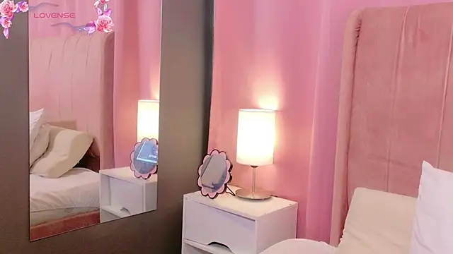 MoollyLove's Live XXX Chat