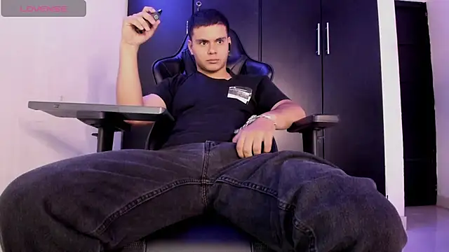 Liam_Mateo Live XXX-Chat