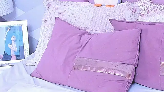 KylieMonnett ওয়েবক্যাম শো