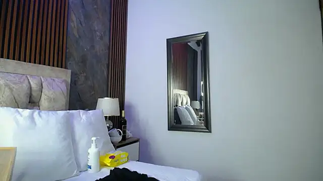 linda_cabal's Webcam Show