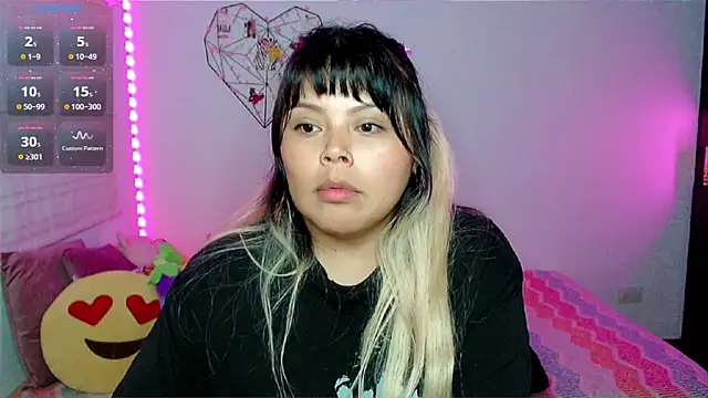 Онлайн чат XXX EllieMoonX