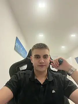 Živý XXX chat WARDEN_w