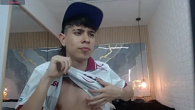 Jhota_diamond's Webcam Show