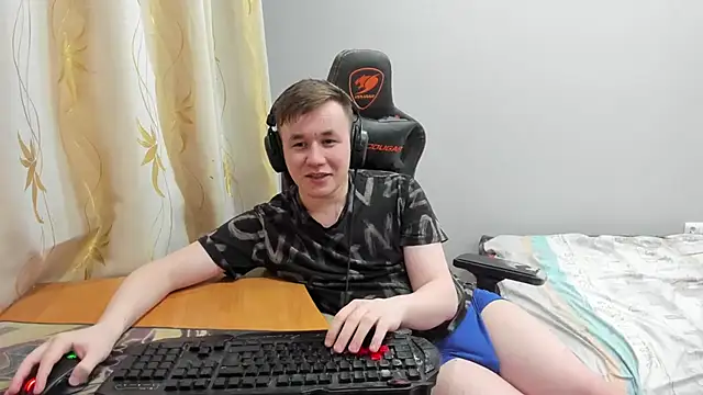 iliaskrislove 网络视讯表演