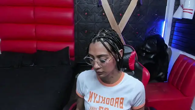 KarlaSlutSkinny__ 现场XXX聊天