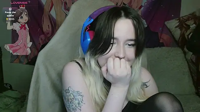 mirabite_'s Live XXX Chat