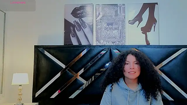 Zoe-yanin Chat XXX in diretta