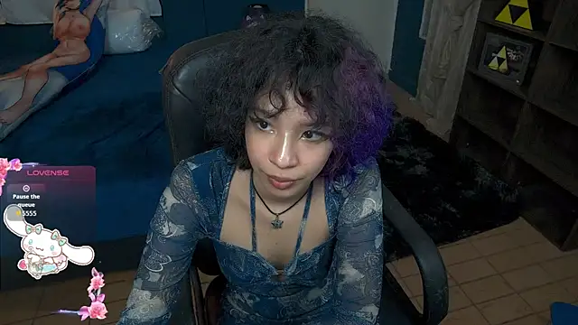 Show modela chaotic_purple na web-kameri