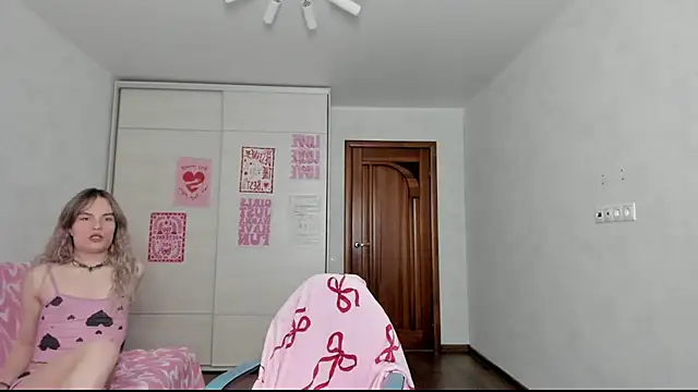 Вебкам-шоу milliKira006