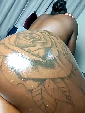 แชท XXX สดของ Hugemassivebootie