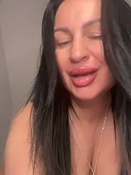 Tina8088's Live XXX Chat