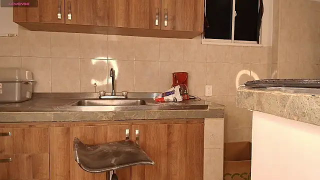 julieta_aguilar1's Live XXX Chat