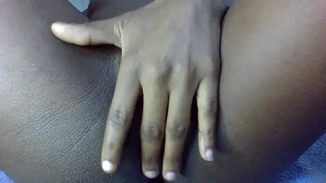 Juicy-Liana's Live XXX Chat