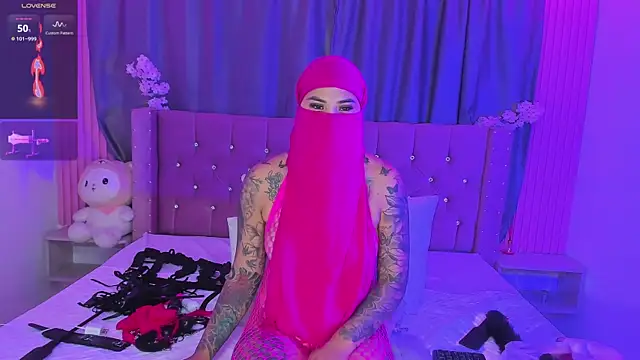 Nayla-Mouna's Webcam Show