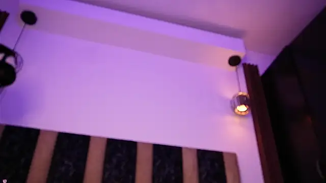 Chat +18 de Ivi_Aiko ao vivo