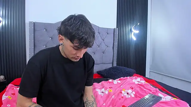 Kenji_n_Rousse live XXX chat