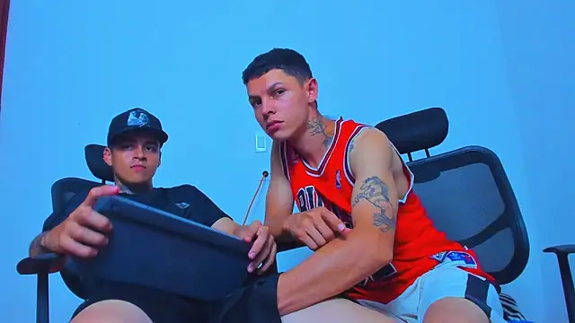 Thomas-Wil's Live XXX Chat