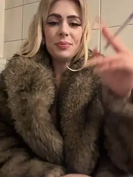 SelinaGalinsky6's Live XXX Chat