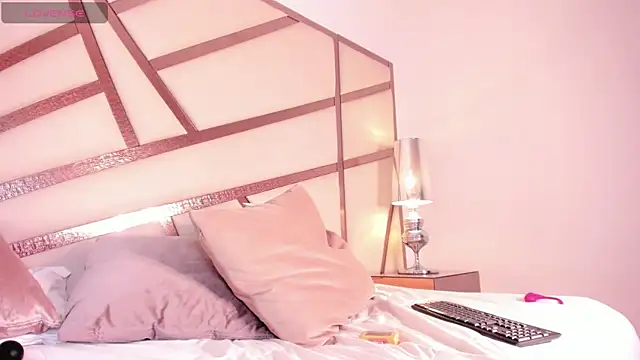 PaulinaDevon's Live XXX Chat