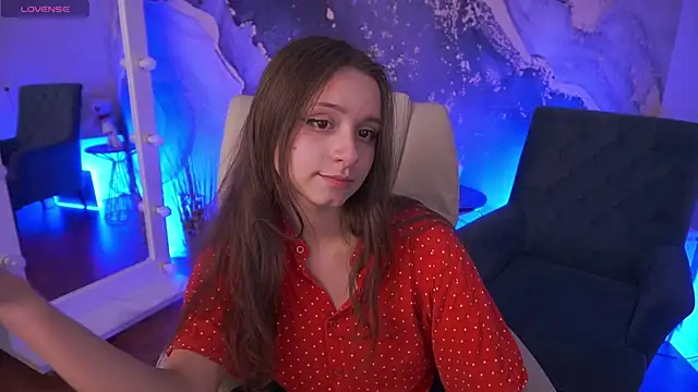 TinyNatalie 网络视讯表演