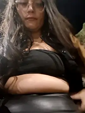 Backdoor_Newbie's Live XXX Chat