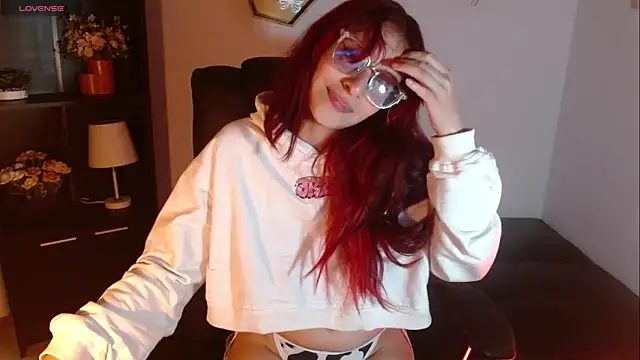 RedMeloddy's Live XXX Chat