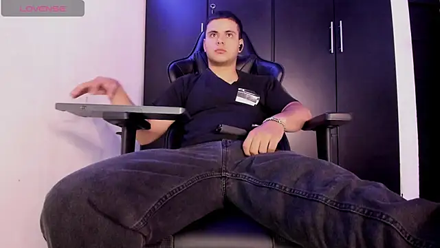 Czat XXX na żywo – Liam_Mateo