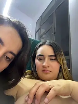 Antonella_Julieta Chat XXX in diretta