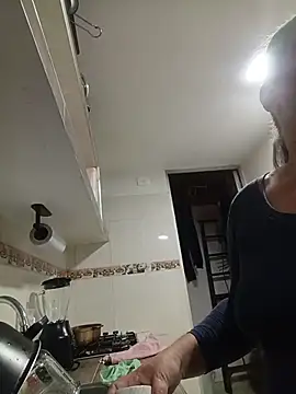 CheekySnowQueen_69's Live XXX Chat