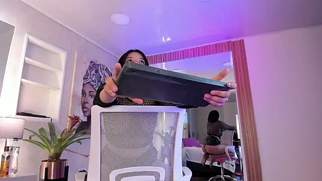 Almajackson's Live XXX Chat