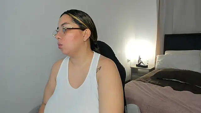 brithany_olson25's Live XXX Chat