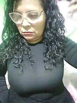 Amarantha25 Adlı Modelin Canlı XXX Sohbeti