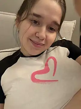 HornyGirlH élő XXX-chatje