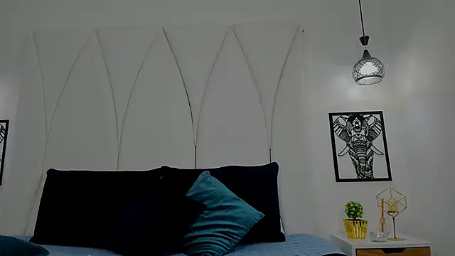 XXX chat uživo modela Mia_Reyesjs