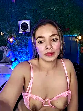 Kiaraa88's Live XXX Chat