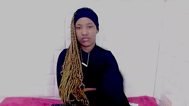 Chat +18 de EroticSexyPrada ao vivo