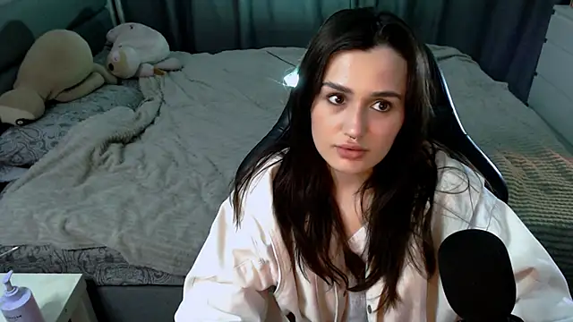 Chatroom XXX en direct de KiraYammy