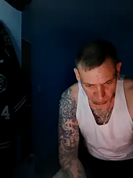 Pokazy przed kamerką – Brandon23xxxgb