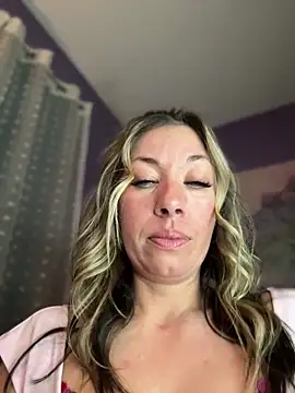 MiraKisss' Webcam Show