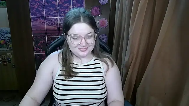 Teasing_Dora élő XXX-chatje