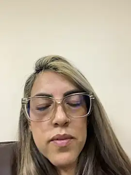 Aphril_Iris Webcamshow