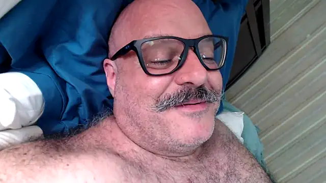 Show modela bullmusclejoe na web-kameri