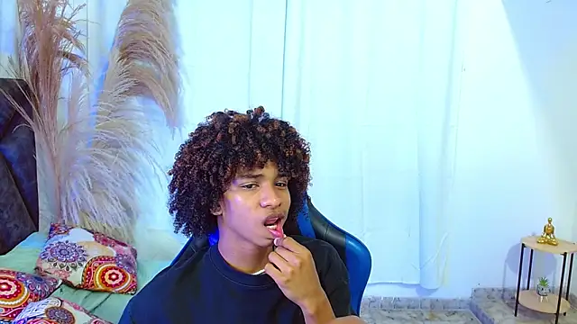 angelll18_'s Live XXX Chat