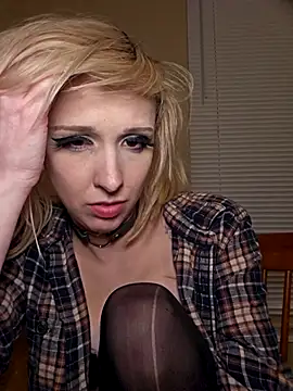 AmethystFoxx Adlı Modelin Canlı XXX Sohbeti